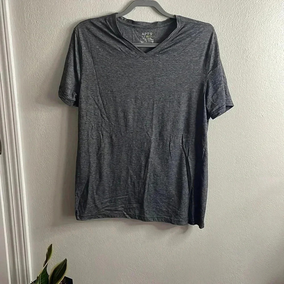Apt. 9 Tops - APT 9 Premium Flex L Tshirt